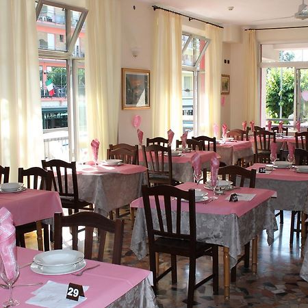 Hotel Oblio Rimini Ngoại thất bức ảnh