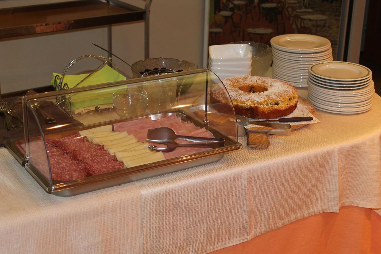 Hotel Oblio Rimini Ngoại thất bức ảnh