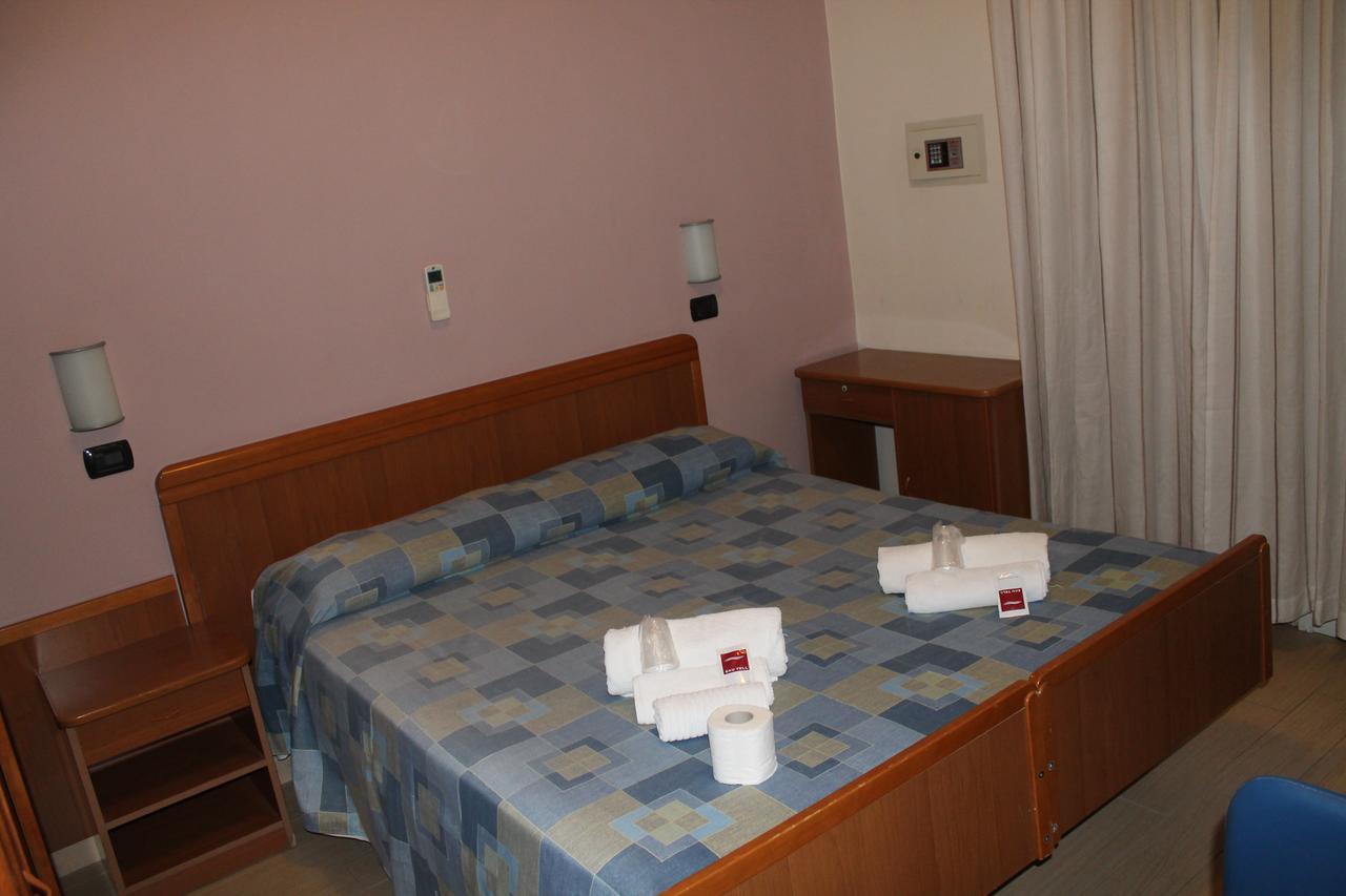 Hotel Oblio Rimini Phòng bức ảnh