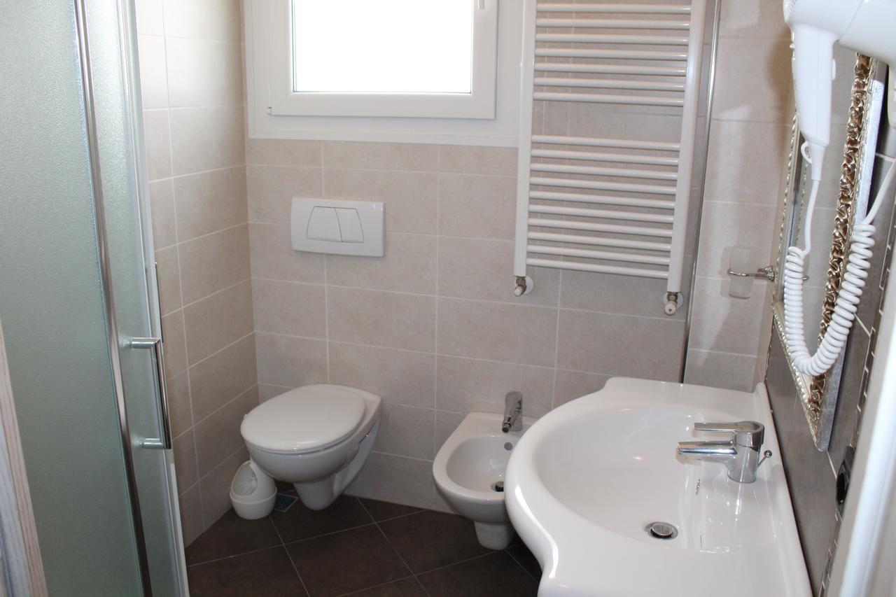 Hotel Oblio Rimini Ngoại thất bức ảnh