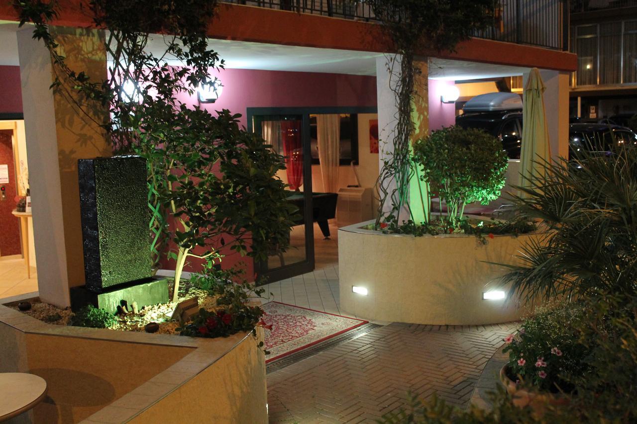 Hotel Oblio Rimini Ngoại thất bức ảnh